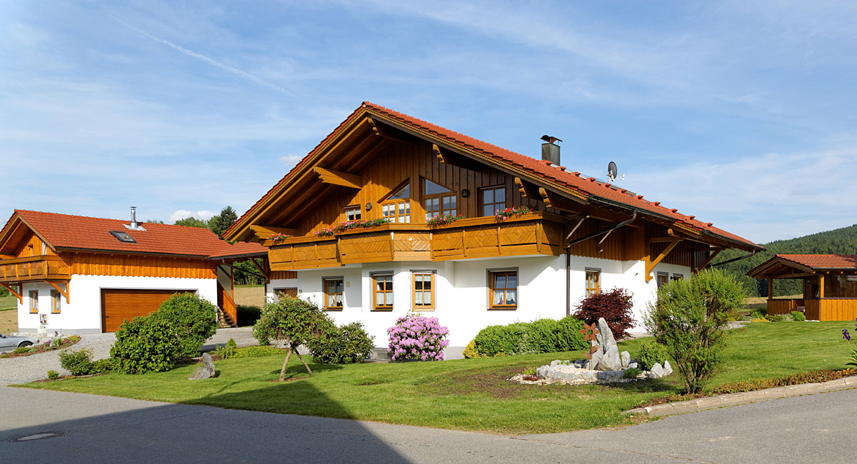 Ferienhaus mit zwei Ferienwohnungen in Lindenau Bayerischer Wald